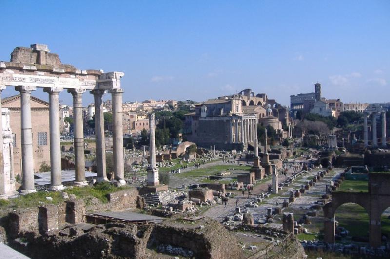 Passeggiata romana tra impero e barocco