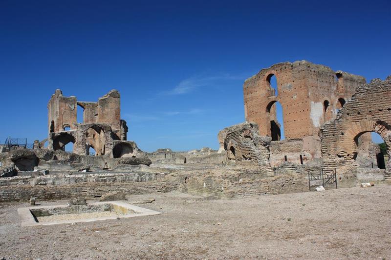 Visita guidata dell'affascinante Villa dei Quintili