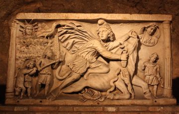 Lesser-known routes and special openings of underground sites that are usually closed to the audience: the Mithraeum of the Circus Maximus, the Columbarium of Pomponius Hylas...